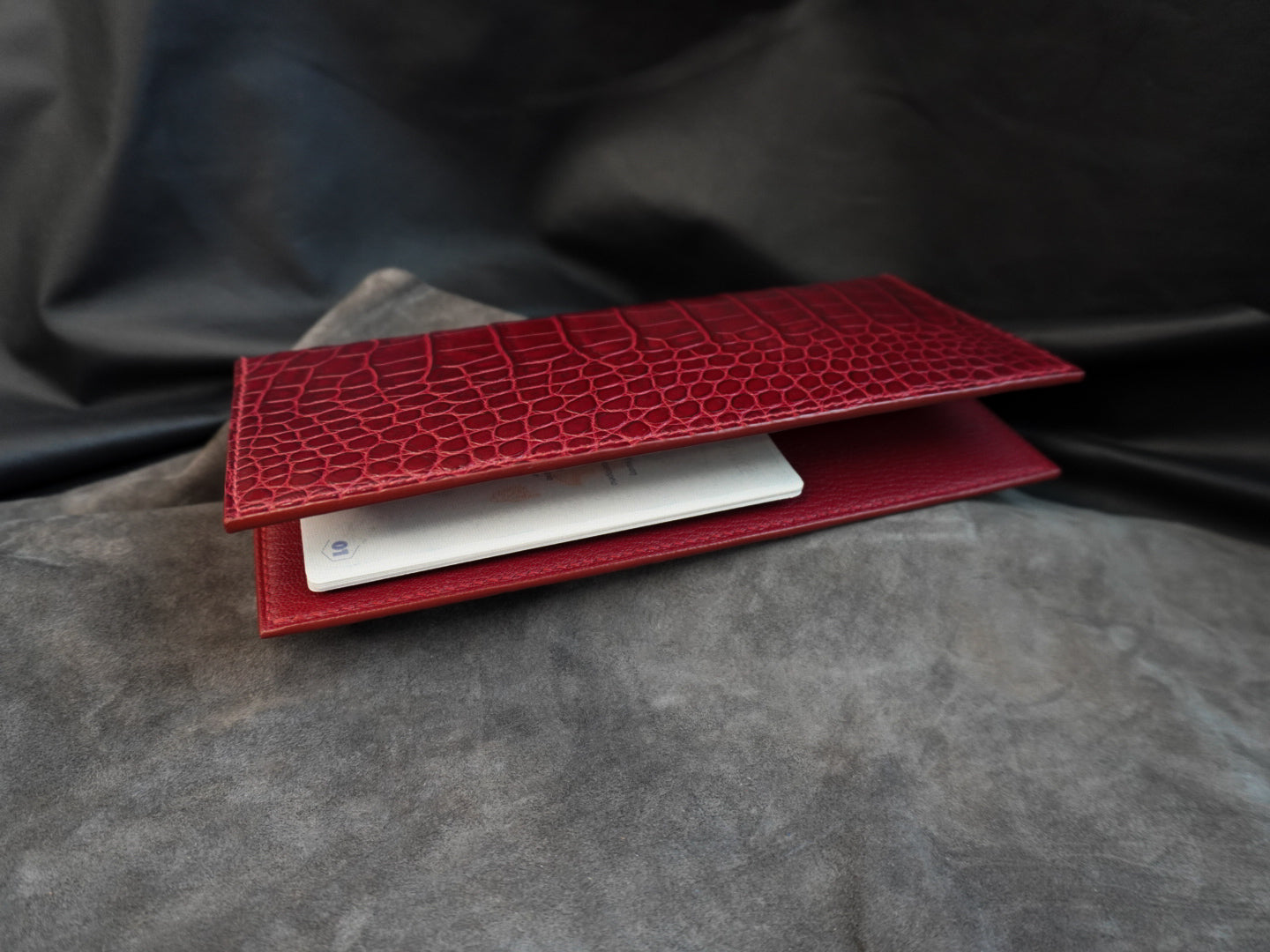 Pochette de voyage en cuir d’alligator
