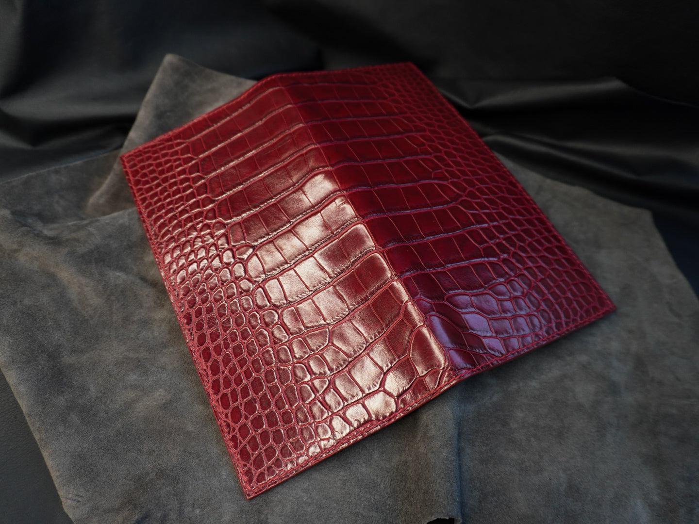 Pochette de voyage en cuir d’alligator