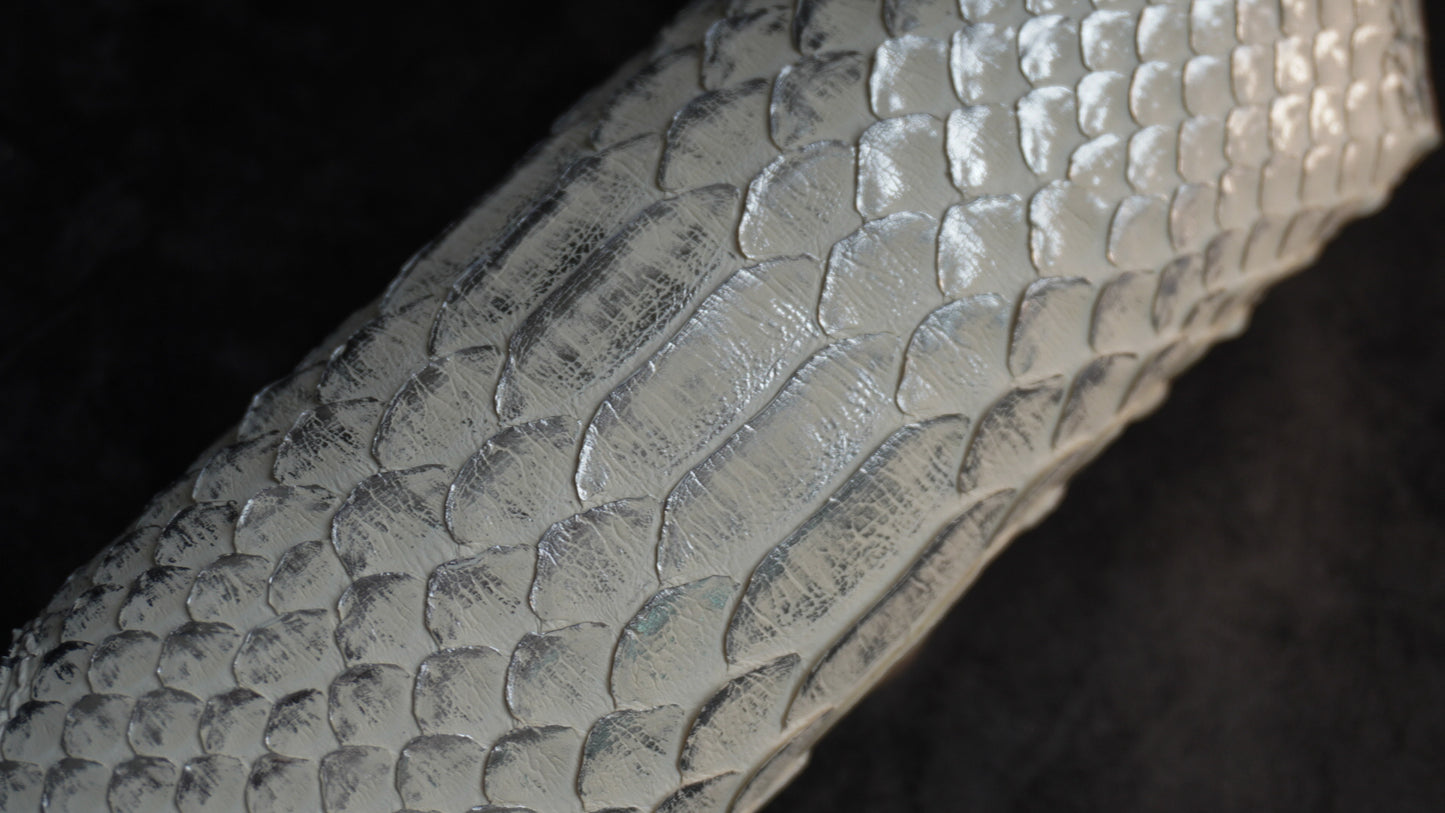 Étui à lunettes en cuir de serpent