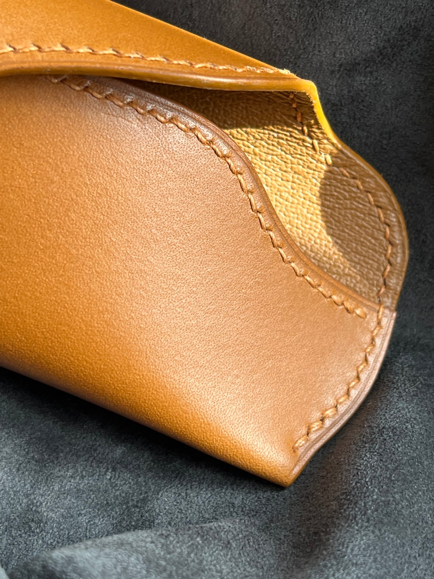 Étui à lunettes en cuir de vachette tannage végétal